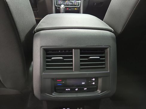 Used 2023 Volkswagen Atlas SE w/ Panoramic Sunroof Package AWD/4WD image 23