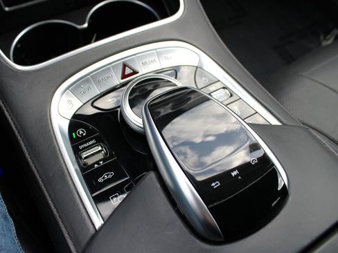 Used 2018 Mercedes-Benz S 560 Sedan image 34