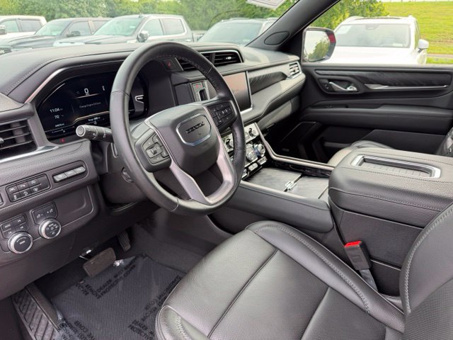 Used 2024 GMC Yukon Denali AWD/4WD image 14