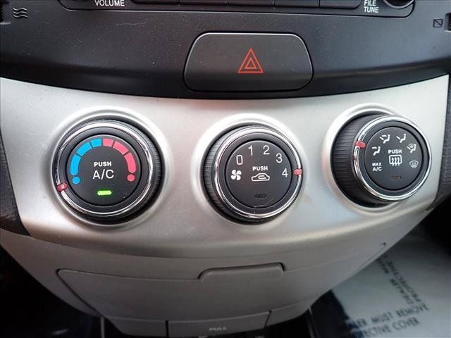 Used 2010 Hyundai Elantra GLS FWD image 17