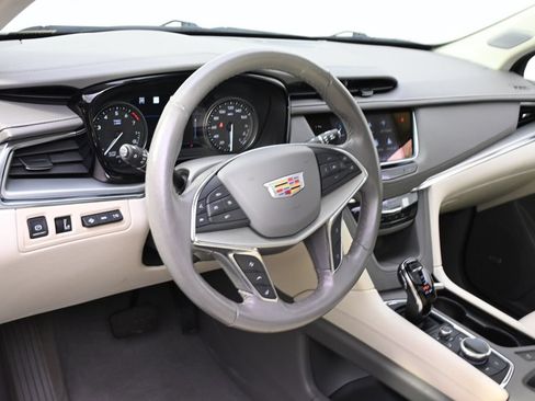 Used 2023 Cadillac XT5 Premium Luxury w/ Technology Package AWD/4WD image 11