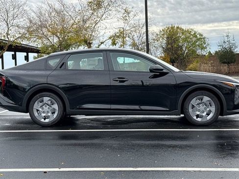 New 2025 Kia K4 LX image 3