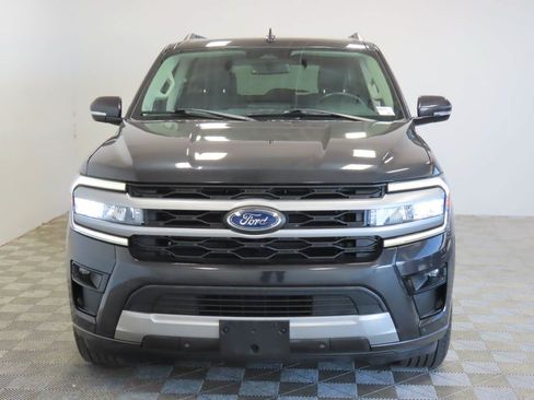 Used 2023 Ford Expedition XLT RWD image 2