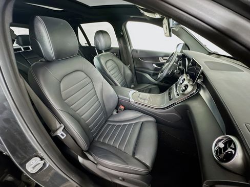 Used 2020 Mercedes-Benz GLC 300 image 33