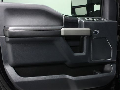 Used 2022 Ford F250 Platinum w/ FX4 Off-Road Package image 11