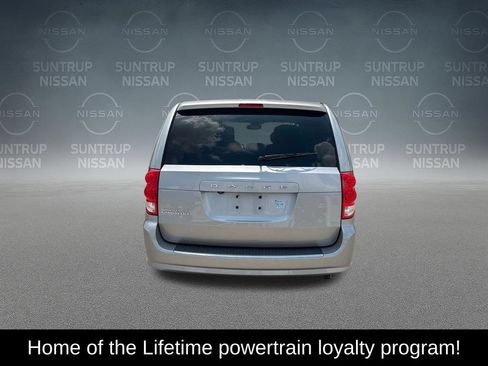 Used 2020 Dodge Grand Caravan SE FWD image 4