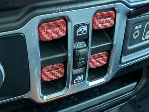 Used 2021 Jeep Gladiator Sport image 20