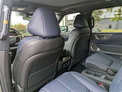 New 2026 INFINITI QX80 SPORT w/ Sport Exterior Package image 27