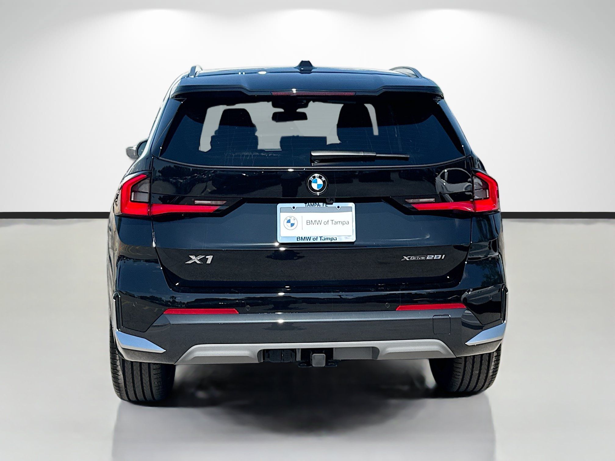 New 2026 BMW X1 xDrive28i w/ Technology Package AWD/4WD image 4