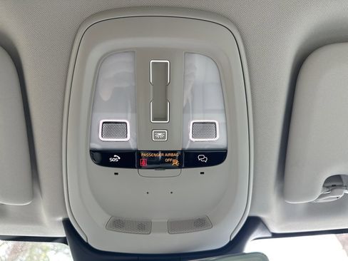 Used 2023 Volvo XC60 T8 Plus image 47