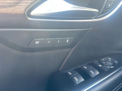 Used 2023 Buick Envision Avenir AWD/4WD image 36
