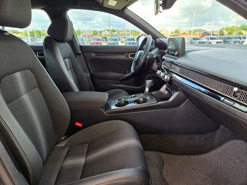 Used 2025 Honda Civic Sport image 25