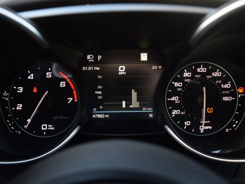 Used 2022 Alfa Romeo Giulia Veloce image 3