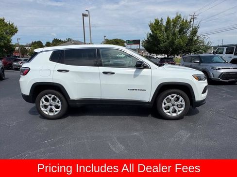 Used 2025 Jeep Compass Sport AWD/4WD image 2