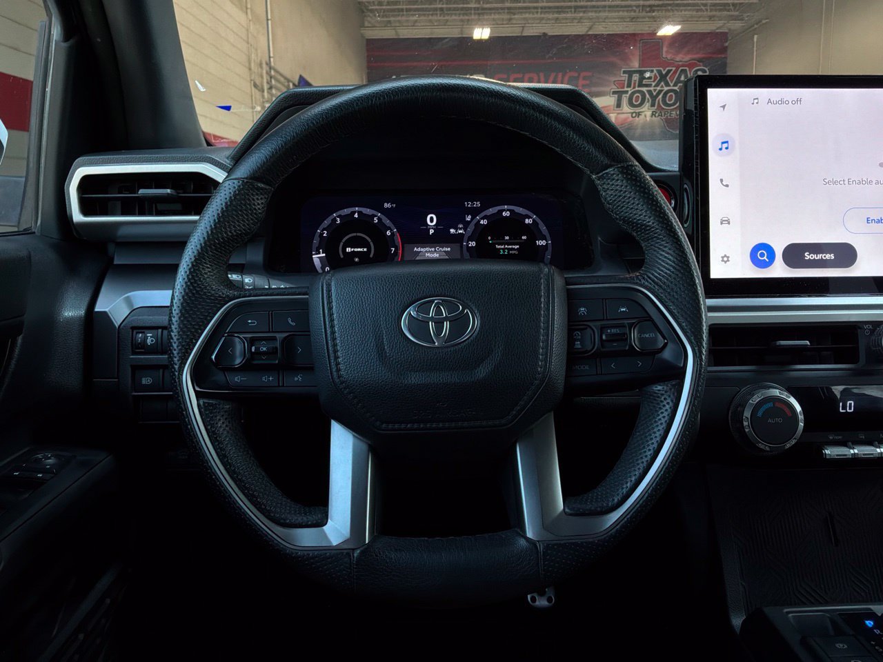 Used 2025 Toyota Tacoma TRD Sport AWD/4WD image 36