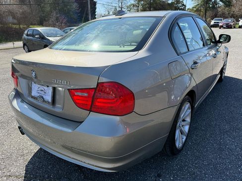 Used 2011 BMW 328i xDrive Sedan image 7