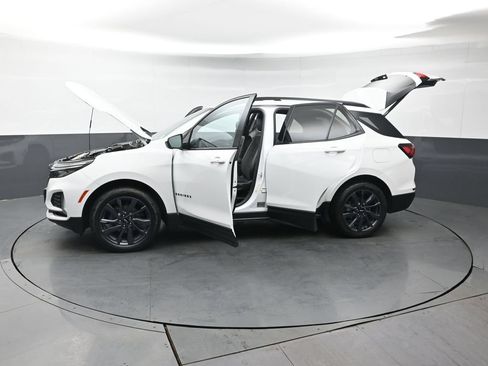 Used 2022 Chevrolet Equinox RS w/ LPO, Cargo Package AWD/4WD image 45