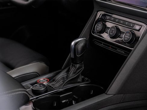 Used 2021 Volkswagen Atlas SEL Premium image 24