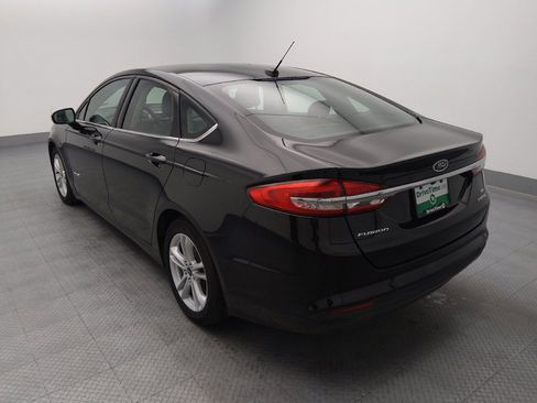 Used 2018 Ford Fusion SE FWD image 5
