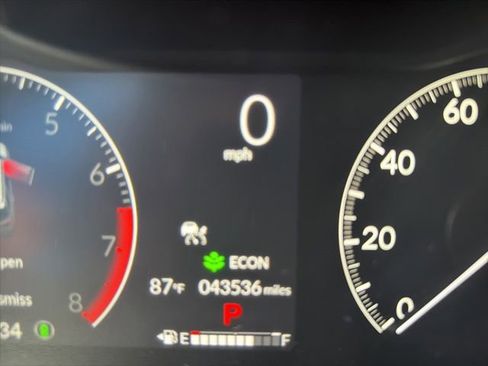 Used 2023 Honda Pilot EX-L image 10
