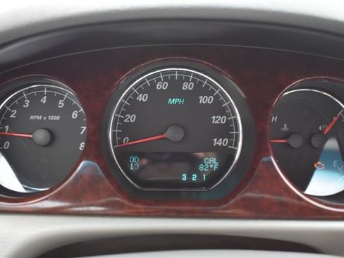Used 2007 Buick Lucerne CXL FWD image 19