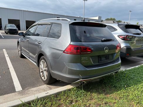 Used 2017 Volkswagen Golf Alltrack S AWD/4WD image 4