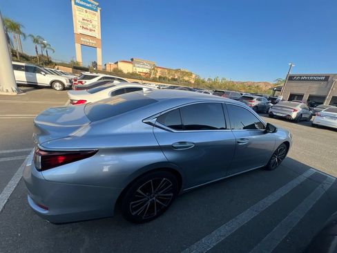 Used 2023 Lexus ES 350 w/ Premium Package FWD image 8