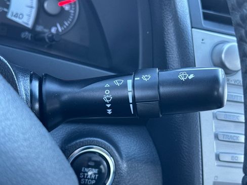 Used 2011 Toyota Camry SE image 37