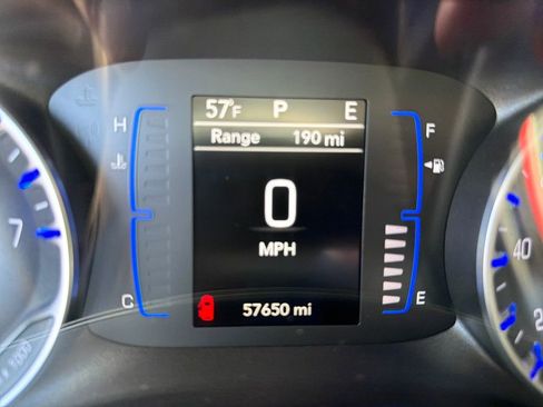 Used 2023 Chrysler Voyager LX FWD image 16