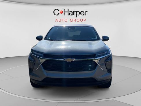 Used 2024 Chevrolet Trax LS w/ LS Convenience Package FWD image 8