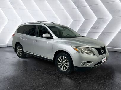 Used 2014 Nissan Pathfinder SL w/ Trailer Tow Package