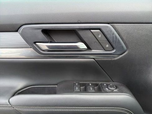 Used 2025 GMC Terrain Elevation image 20