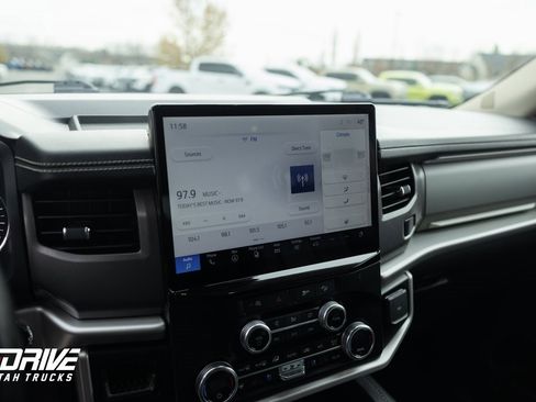 Used 2024 Ford Expedition Max XLT image 30