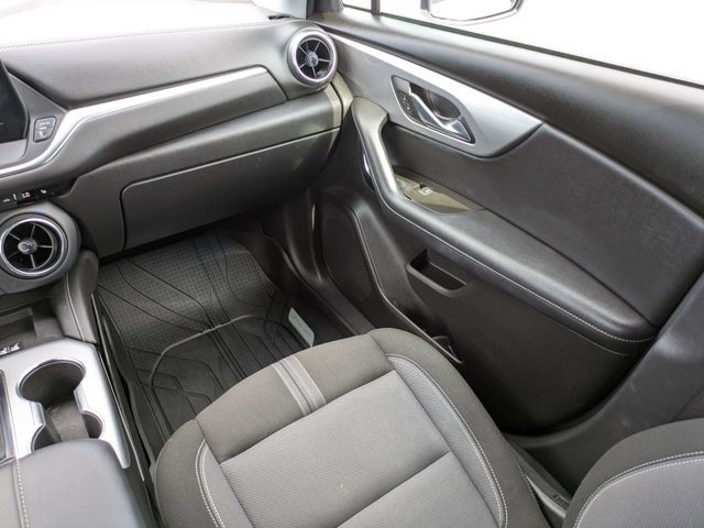 Used 2024 Chevrolet Blazer LT w/ Convenience Package FWD image 17
