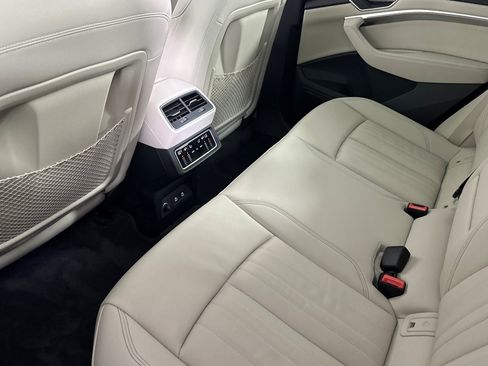 Used 2024 Audi Q8 e-tron Premium image 11