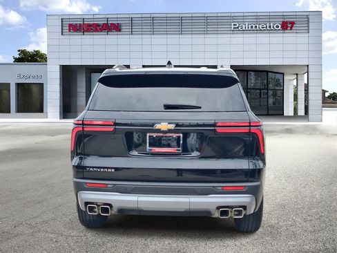 Used 2025 Chevrolet Traverse LT FWD image 5