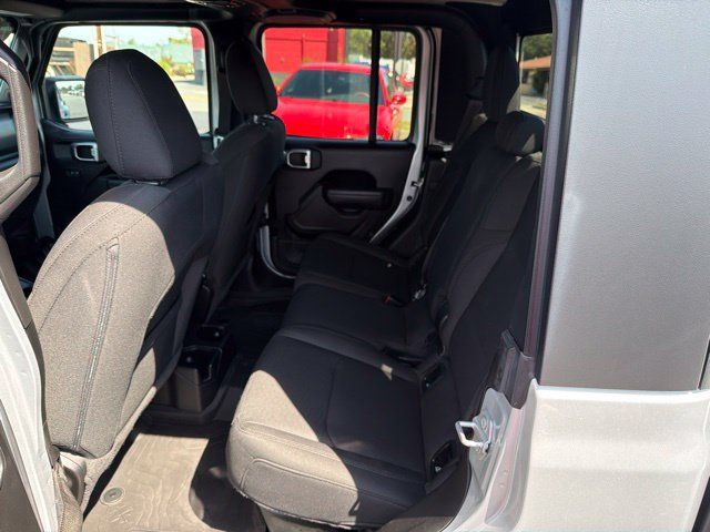 Used 2022 Jeep Gladiator Sport AWD/4WD image 24