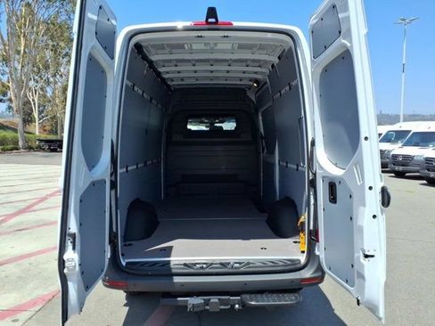 New 2026 Mercedes-Benz Sprinter 2500 image 21