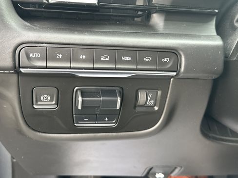 Used 2021 Cadillac Escalade ESV Sport Platinum w/ LPO, ONYX Package image 39