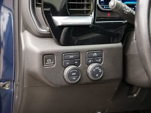 Used 2022 Chevrolet Silverado 1500 LT image 16