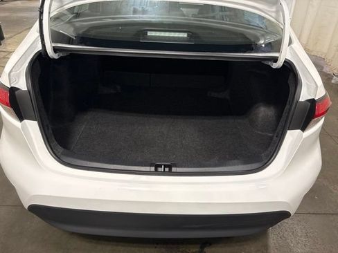 Used 2025 Toyota Corolla LE FWD image 31