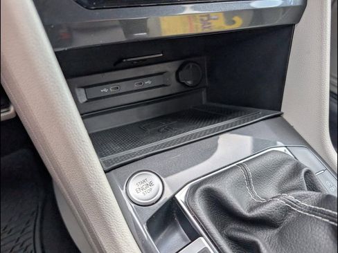 Used 2024 Volkswagen Tiguan SE R-Line image 19