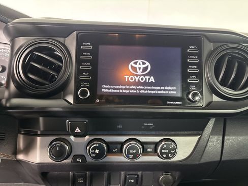 Used 2020 Toyota Tacoma SR image 16