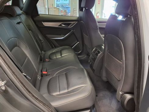 Used 2024 Jaguar F-PACE R-Dynamic S image 14