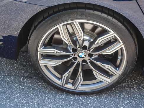 Used 2022 BMW M760i xDrive AWD/4WD image 8