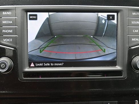 Used 2017 Volkswagen GTI SE image 16