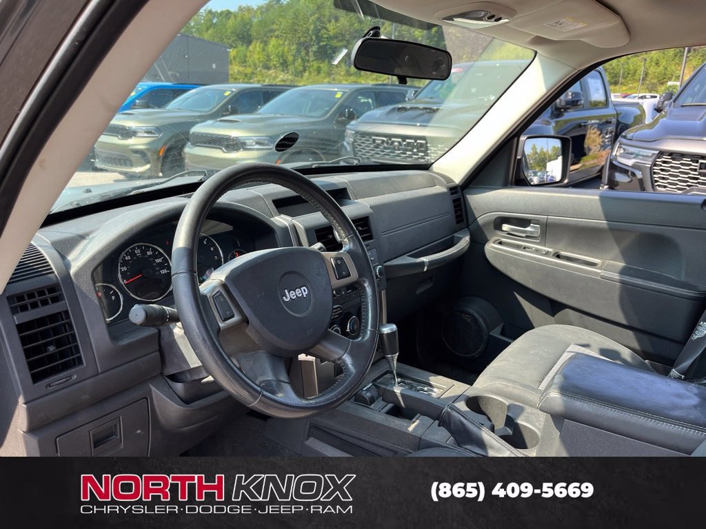 Used 2010 Jeep Liberty Renegade AWD/4WD image 3