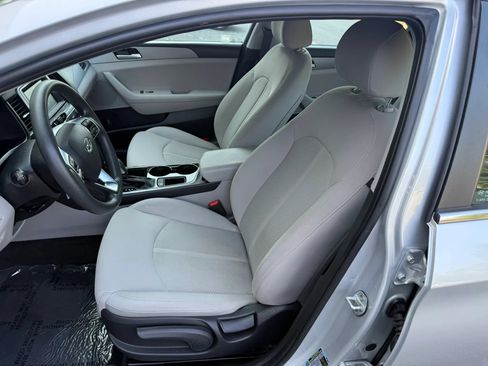 Used 2018 Hyundai Sonata SE FWD image 17