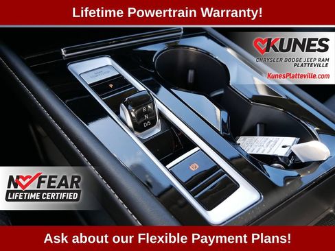 Used 2025 Volkswagen Atlas SE AWD/4WD image 26