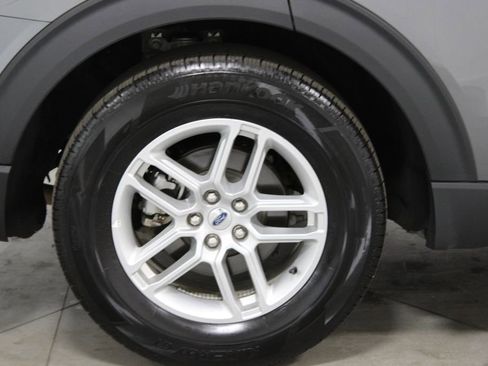 Used 2025 Ford Explorer Active RWD image 13